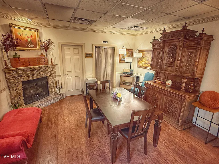 113 S Main Ave — Photo 8