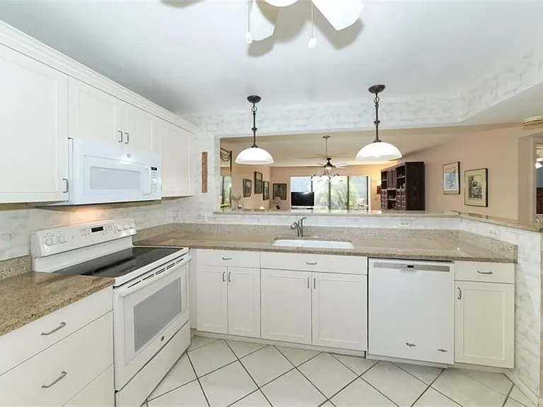 183 Pineneedle Dr — Photo 10