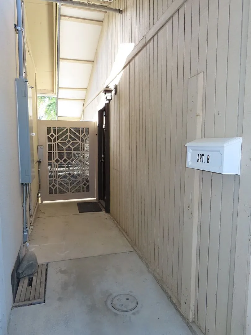 Studio with Private Patio & All Utilities Included $1,400/Month — Photo 3