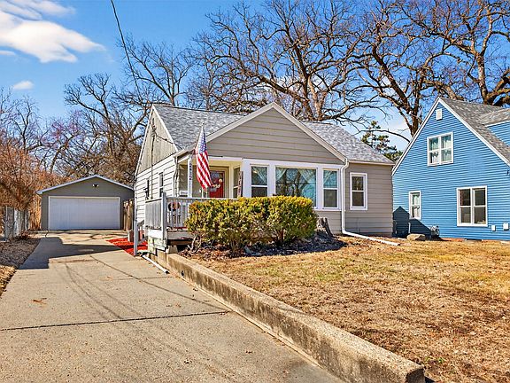 3rd image of 2412 33rd St