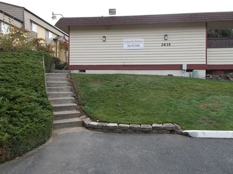 2635-2637 Cascade Pl W — Photo 1