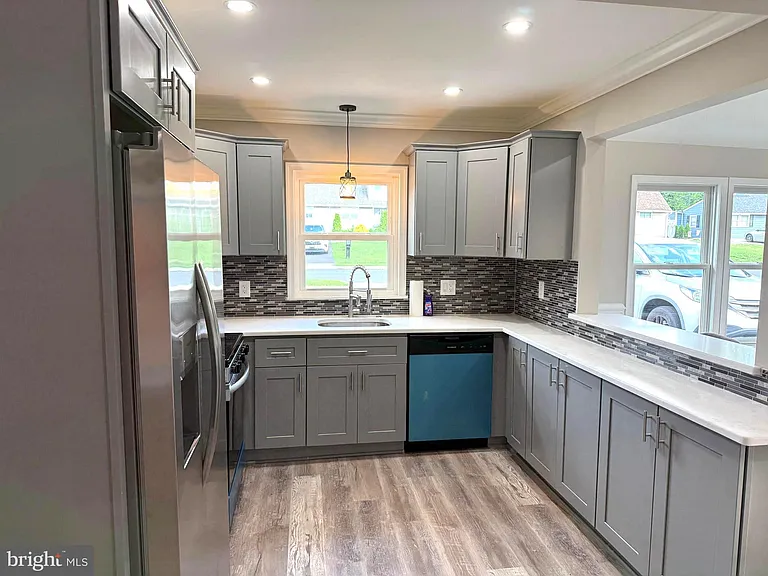 75 Ivy Hill Rd — Photo 3