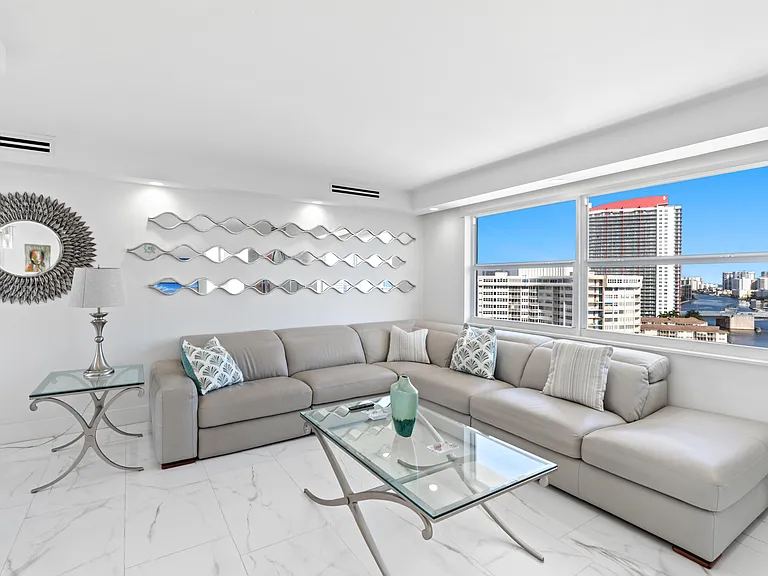 121 Golden Isles Dr #Penthouse 1 — Photo 25