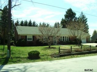 44 Oak Hills Dr, Hanover, PA 17331