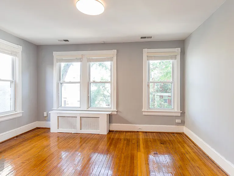 742 Harvard St NW — Photo 50
