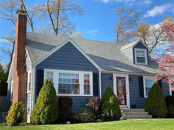 2nd image of 32 Ledgewood Dr