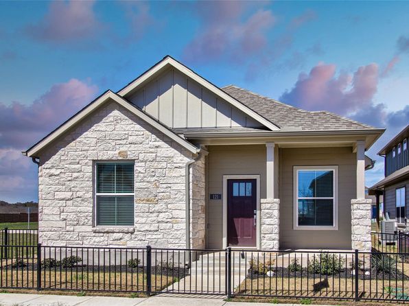 121 Pinnacle Ln, Kyle, TX 78640