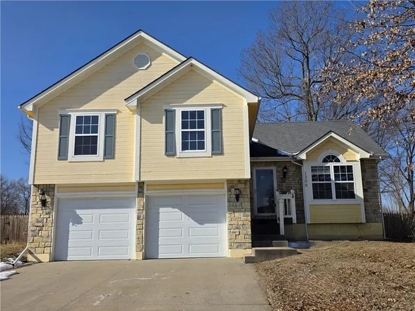 1309 Russell Rd, Pleasant Hill, MO 64080