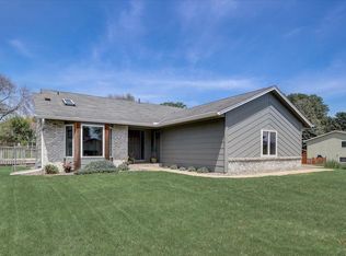 14330 Ebony Ln, Apple Valley, MN 55124