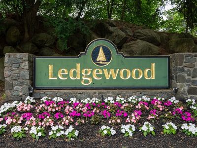 3 Ledgewood Way APT 6, Peabody, MA, 01960