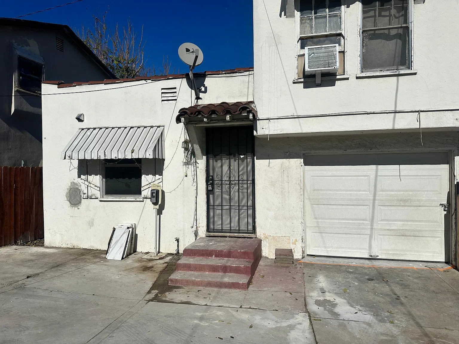4837 Slauson Ave — Photo 2