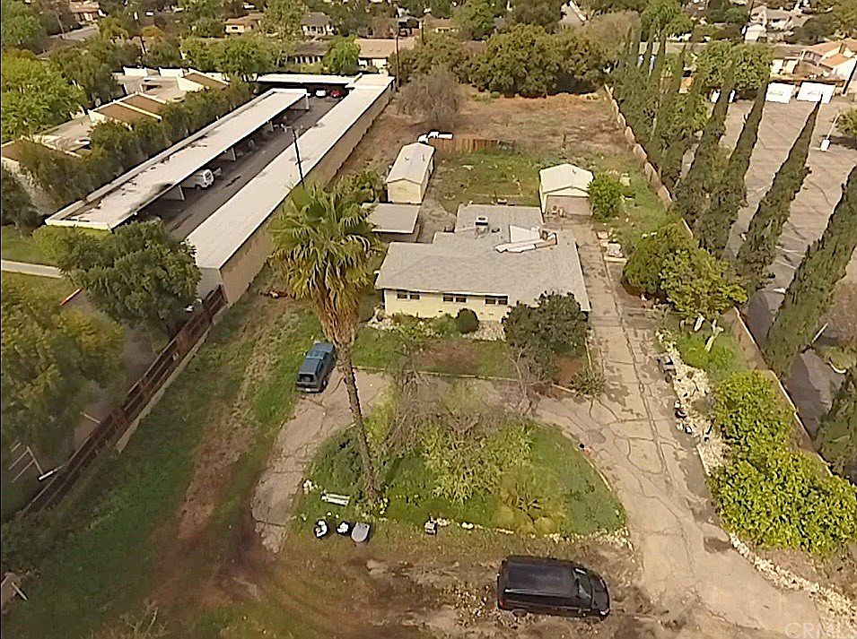 1st image of 517 S College Ave