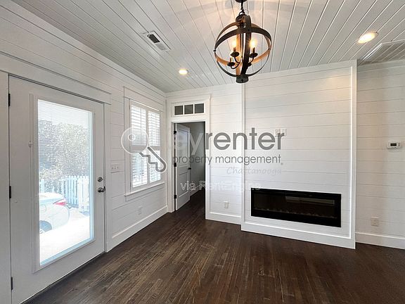 4th image of 405 Spears Ave