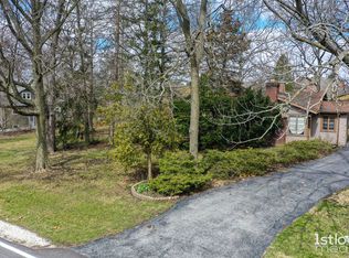 2210 College Rd, Downers Grove, IL 60516