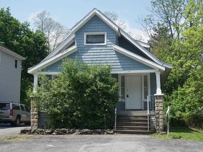 40 Woodlawn Ave, Poughkeepsie, NY, 12601