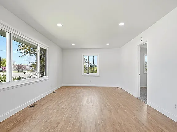 8504 Edison St NE — Photo 14