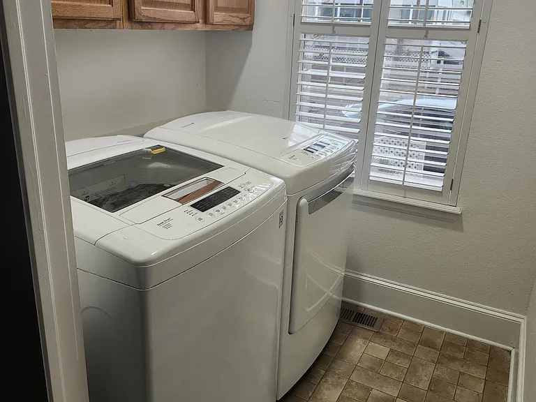 Laundry - Main level