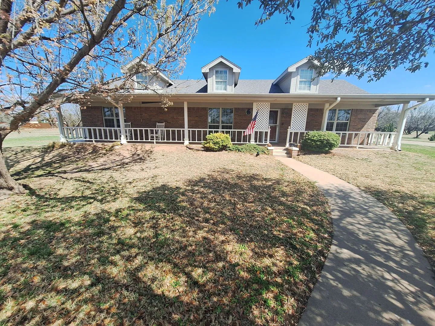 Wonderful home on 1.6 Acres! — Photo 2