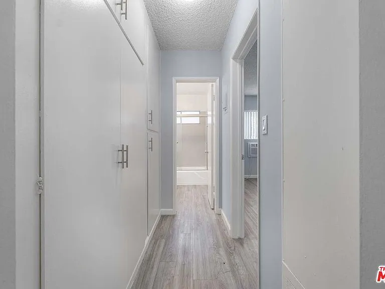 12015 Kling St #207 — Photo 18