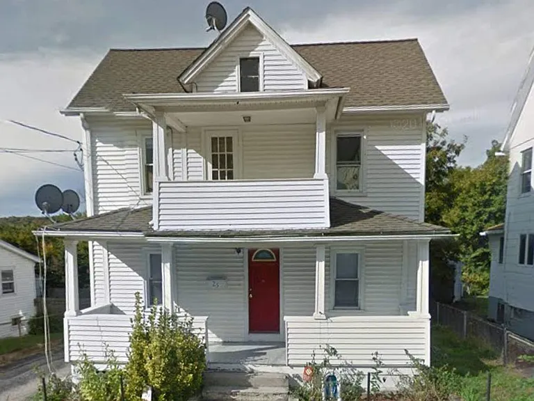 19 Hubbell Ave — Photo 3