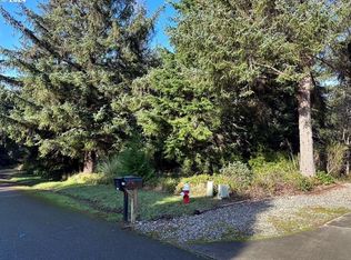 11 Saint SE, Bandon, OR 97411