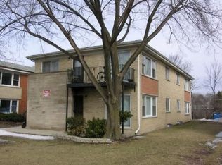 435 Green Oaks Ct E, Addison, IL 60101