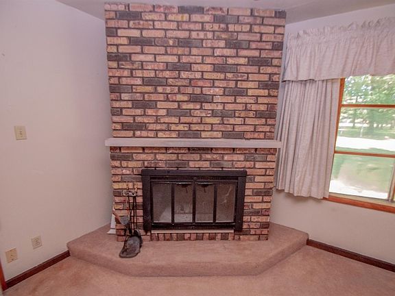 4th image of 5068 Stone Ave