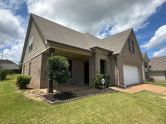 2nd image of 2215 Applemill Dr