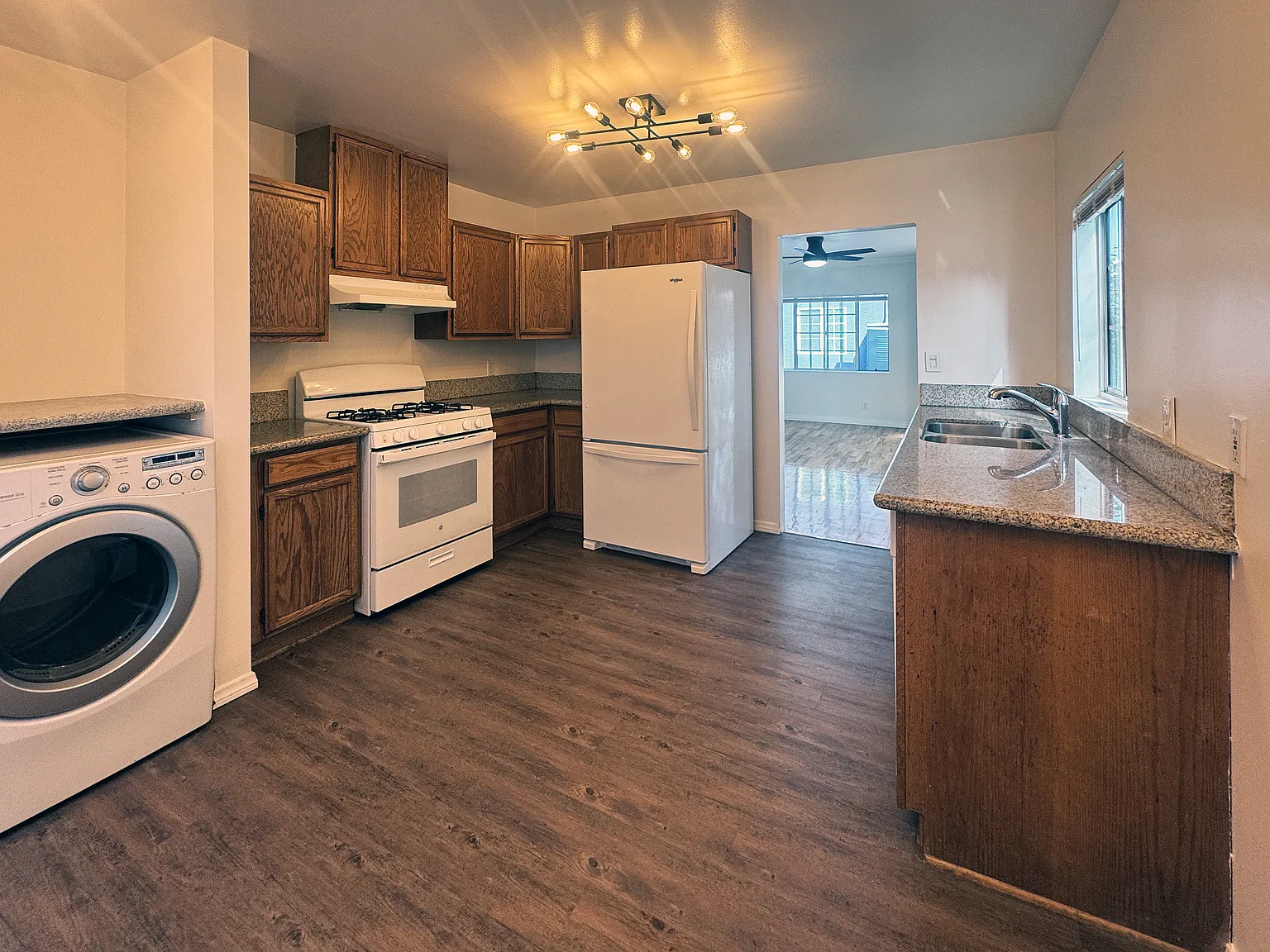 1210 Manzanita St — Photo 3