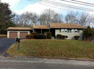 7 Walnut Dr, Uncasville, CT 06382