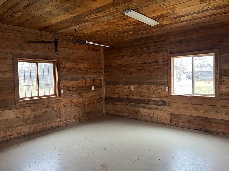 417 Valley Dr — Photo 18