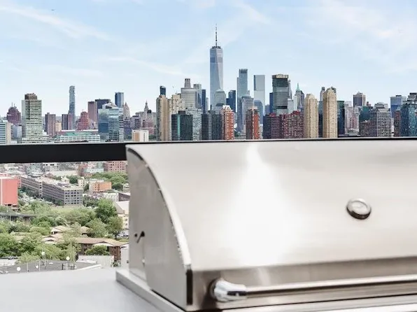 333 Washington Street image 5 of 16