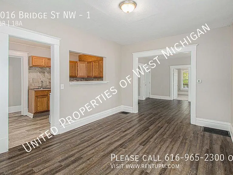 1016 Bridge St NW #1 — Photo 8