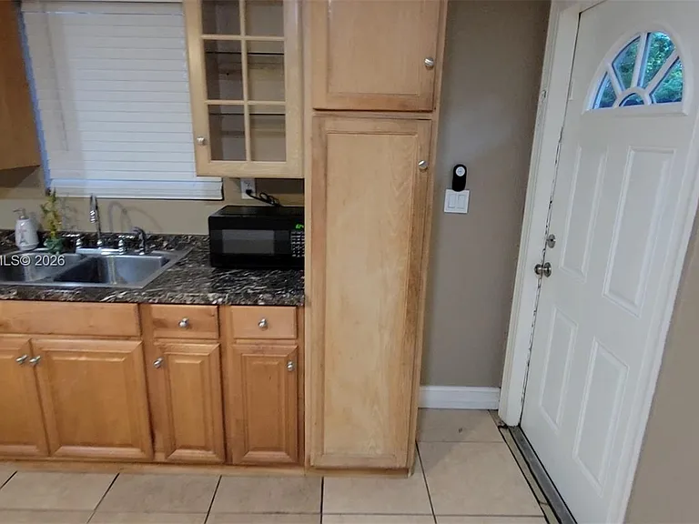 1115 SW 25th Ave #B — Photo 8