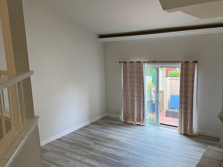 3275 Caminito Eastbluff #206 — Photo 12