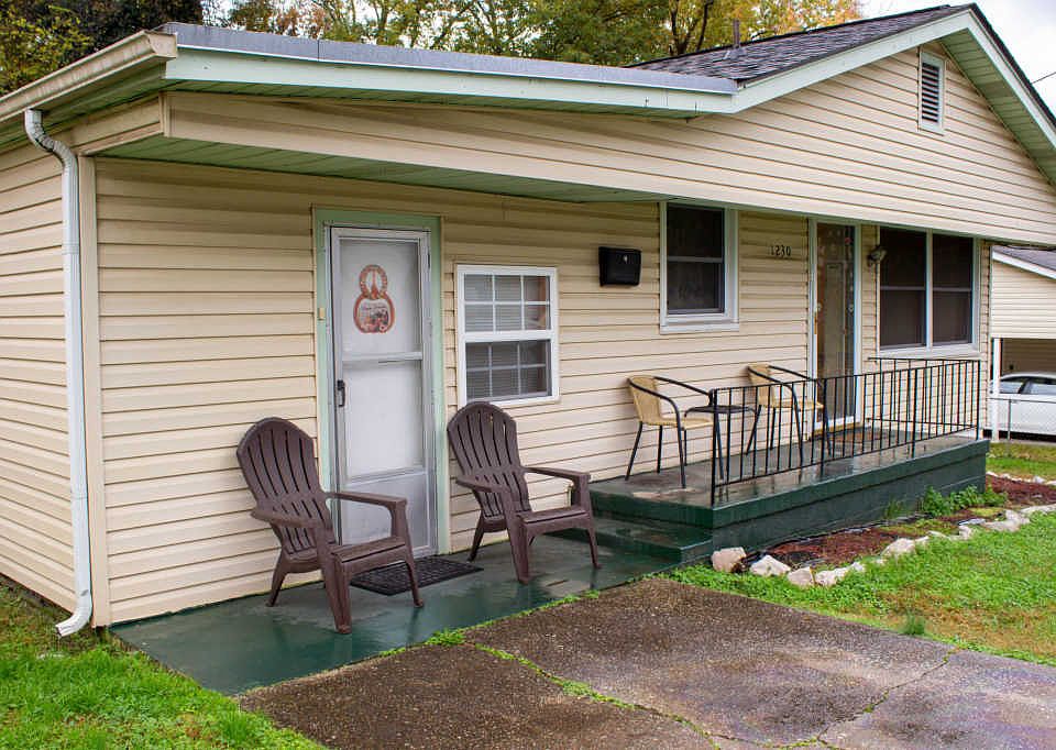 1st image of 1230 Pickett Ave