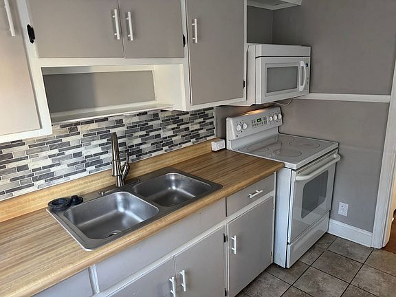 2nd image of 4628-4636 N High St