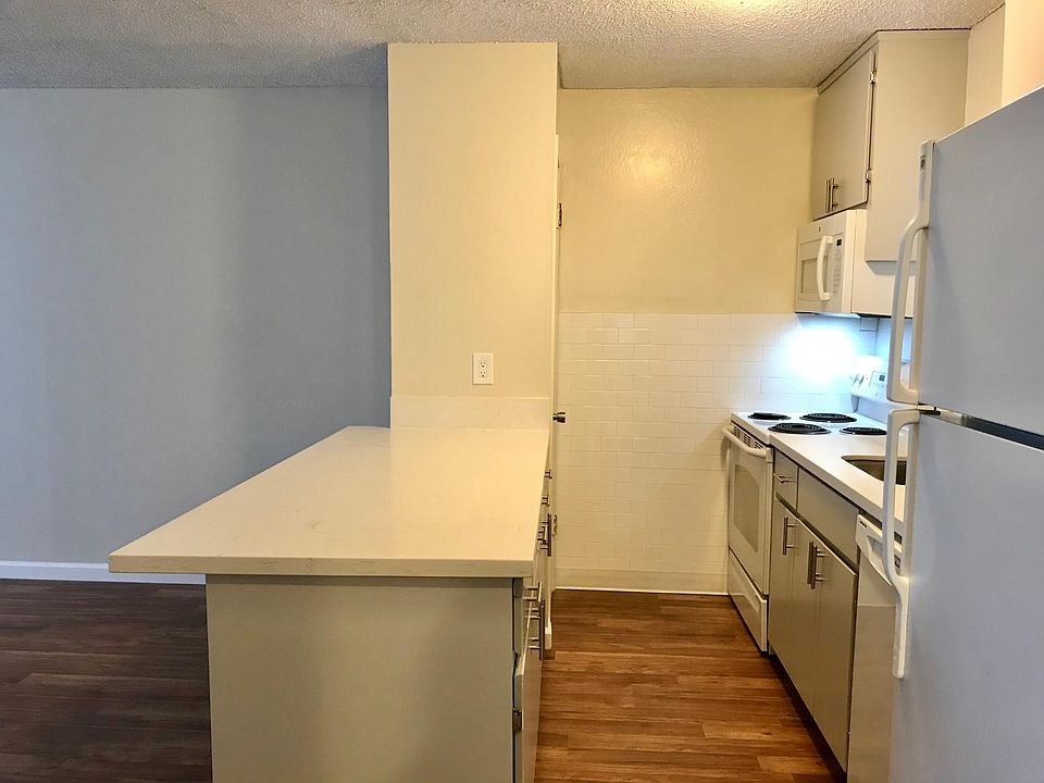 1st image of 131 Santa Maria Ave #4