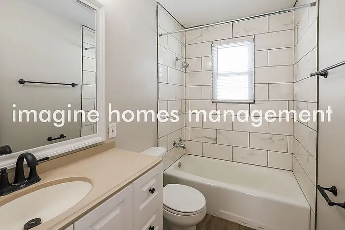 5104 NE 57th Ter — Photo 11