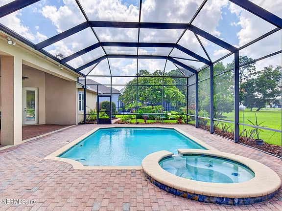 3rd image of 96367 Grande Oaks Ln