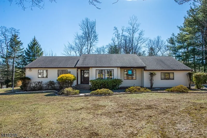6 Darlene Ct photo 1