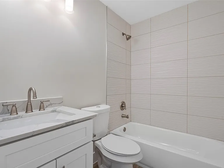 5702 Palo Blanco Ln #B — Photo 24