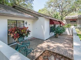828 Oak Park Pl, Brandon, FL 33511
