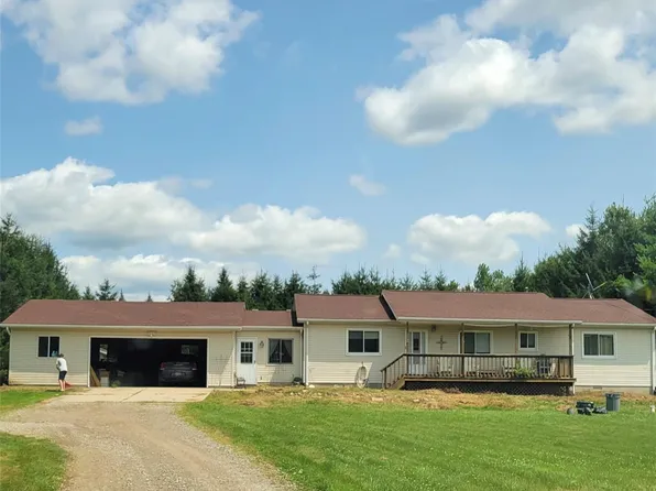 155 S Youngs Rd, Attica, MI 48412