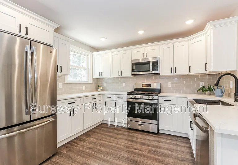 350 Larchwood Rd — Photo 7