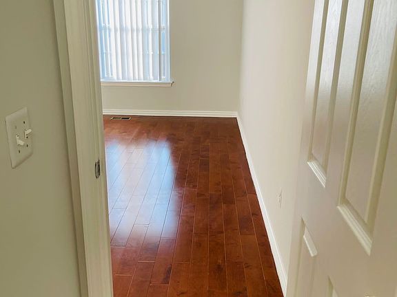 5th image of 15380 Yale Dr #204