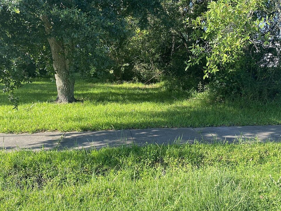 2nd image of 2419 33rd St