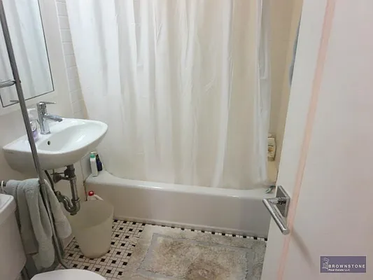 Rented by Brownstone Real Estate | media 11