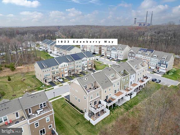 3rd image of 1023 Edenberry Way