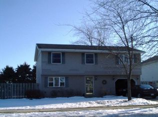 98 W George Ave, Cortland, IL 60112
